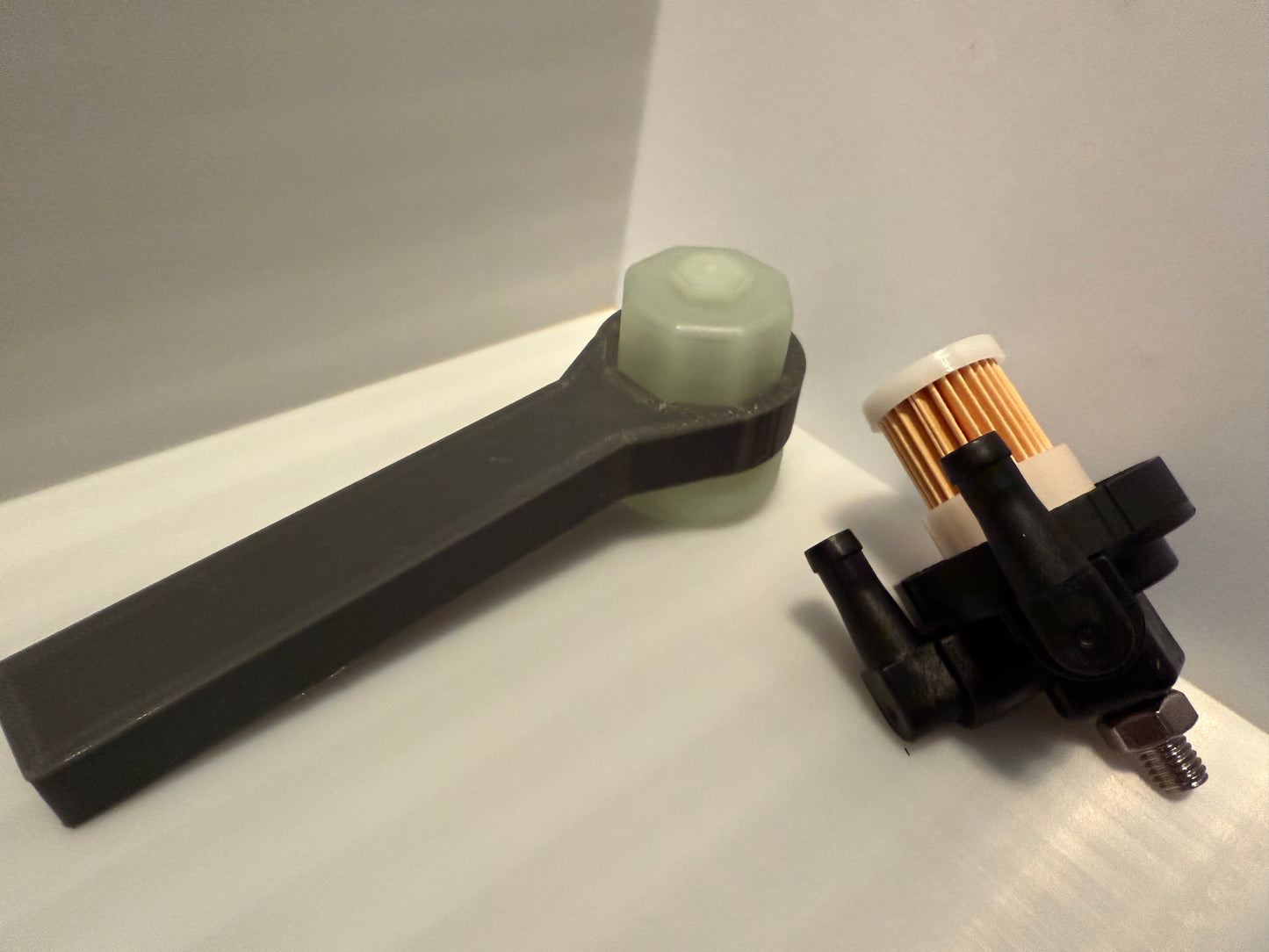 Short older fuel cup