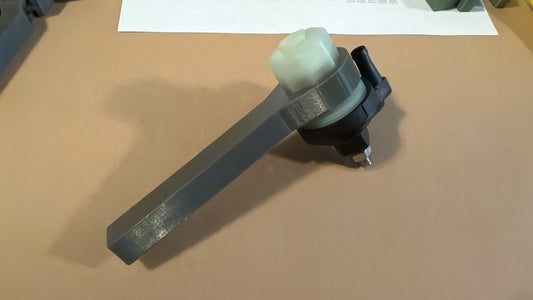 Short older fuel cup