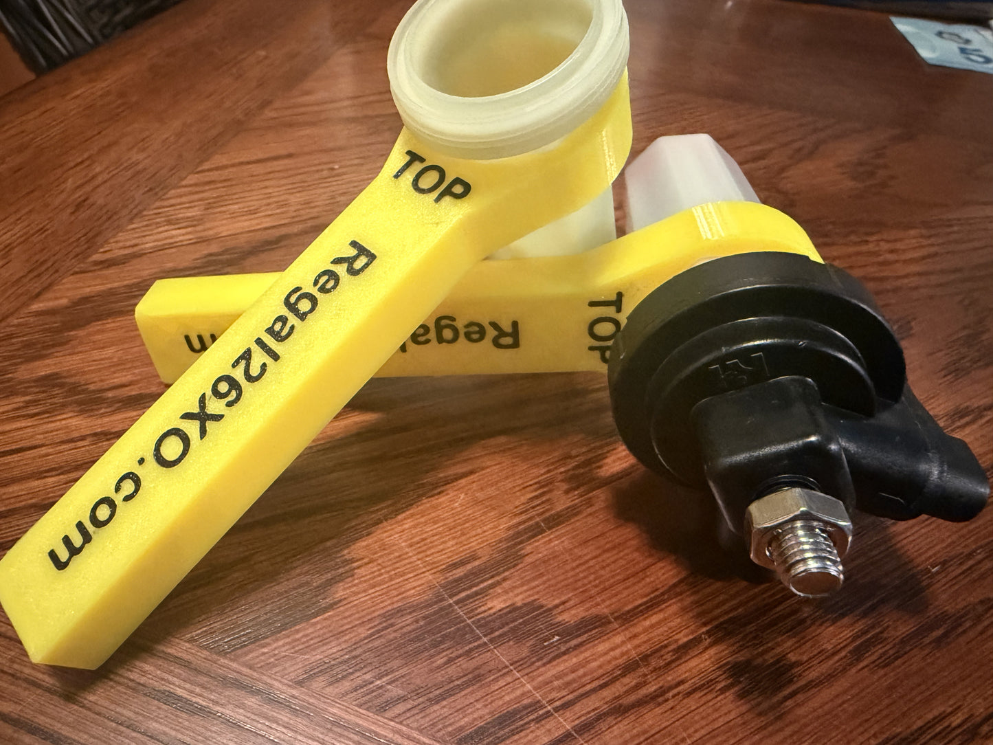 Fuel filter cup for small yamaha outboards without the sensor